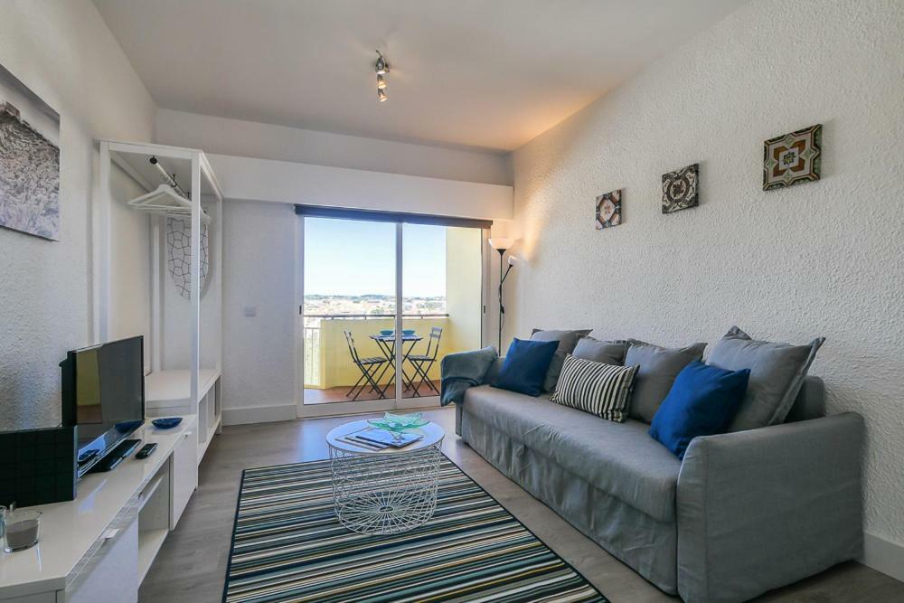 Cozy Studio With Balcony And Beautiful View Lägenhet Cascais Exteriör bild