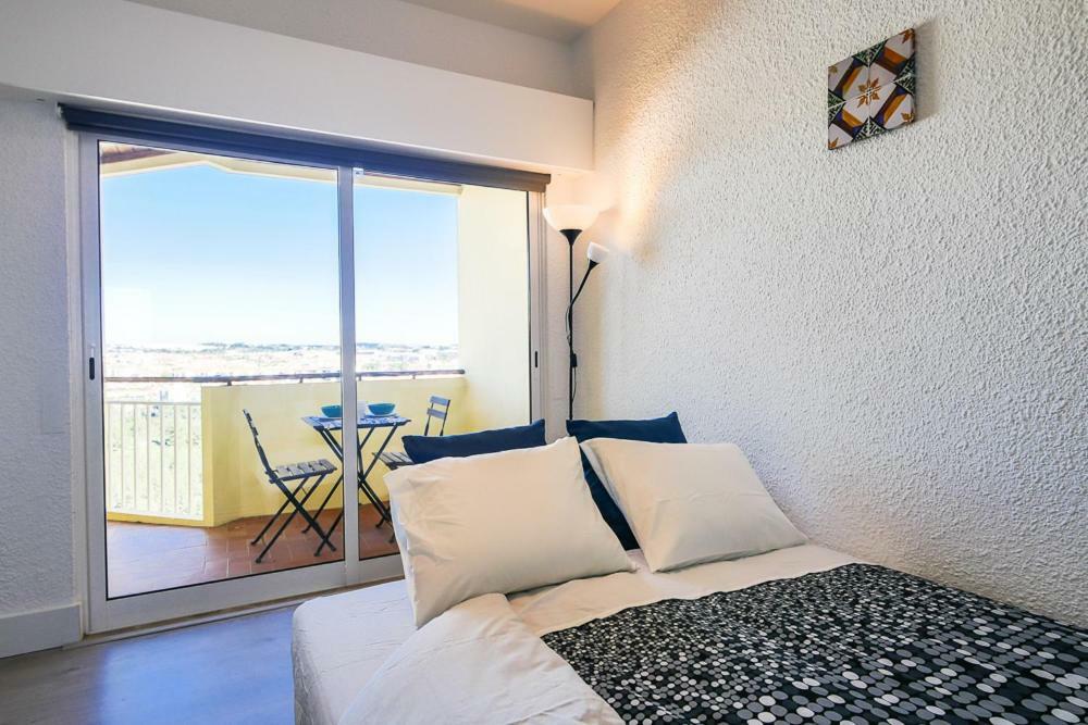 Cozy Studio With Balcony And Beautiful View Lägenhet Cascais Exteriör bild