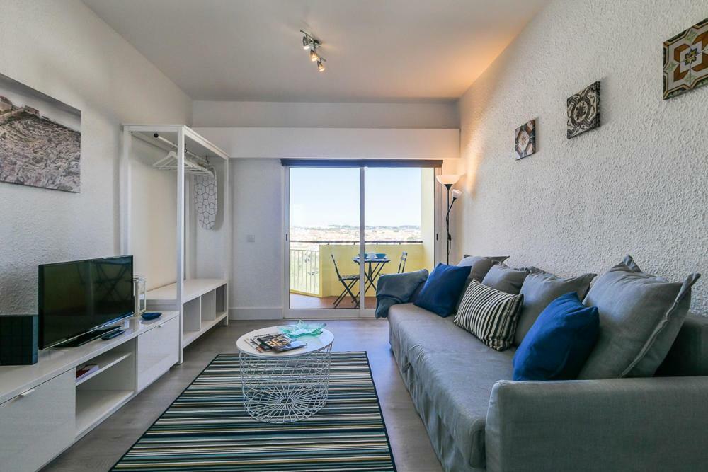 Cozy Studio With Balcony And Beautiful View Lägenhet Cascais Exteriör bild