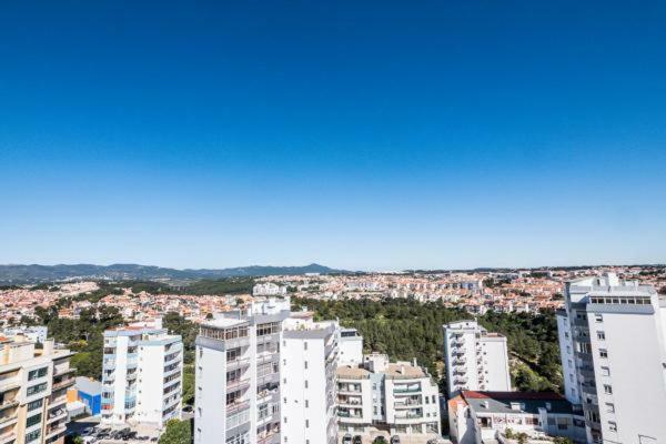 Cozy Studio With Balcony And Beautiful View Lägenhet Cascais Exteriör bild